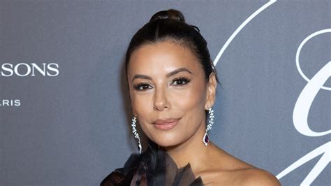 Eva Longoria, 48, shows off her incredible butt in skintight gray ...